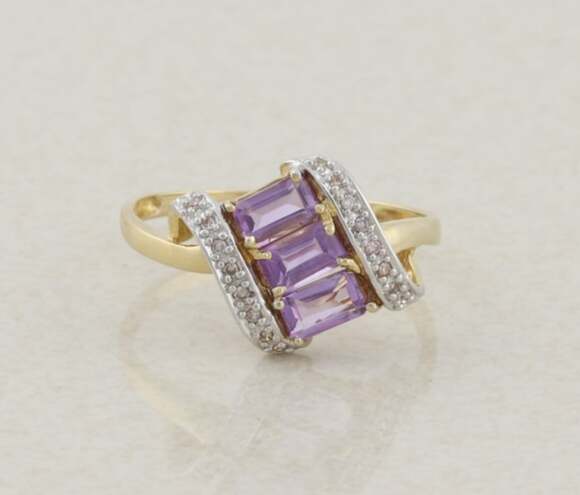 Unbranded Jewelry - 14k Yellow Gold Natural Amethyst and Diamond Ring Size 8 3/4